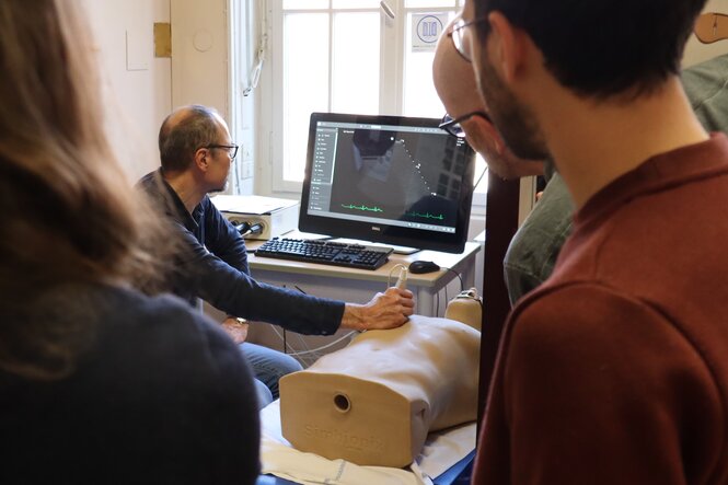 Visite unité : démonstration simulateur échographie